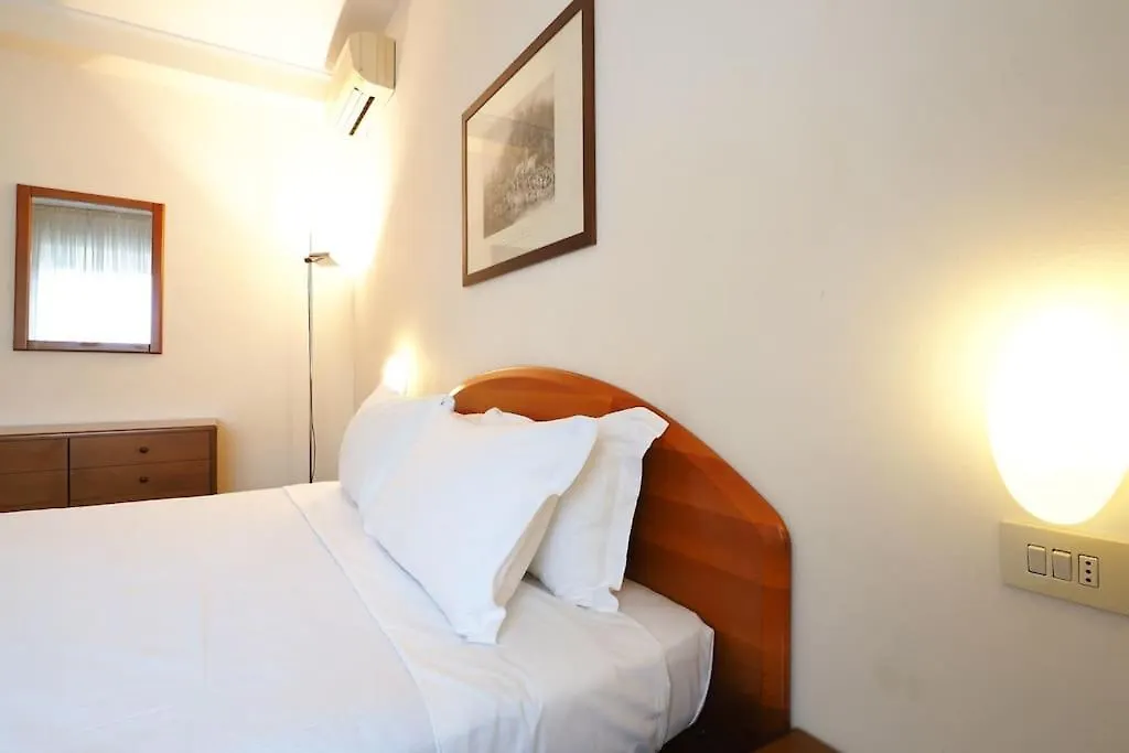 Contempora Apartments - Trilocale Lagosta 9 Milão 0*,  Itália