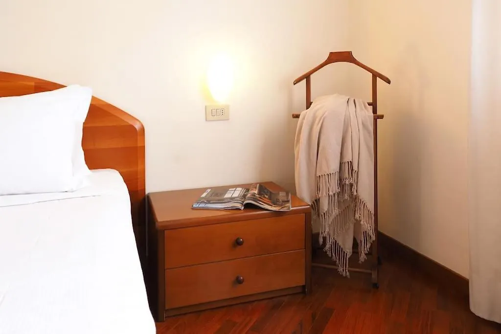 Contempora Apartments - Trilocale Lagosta 9 Milão