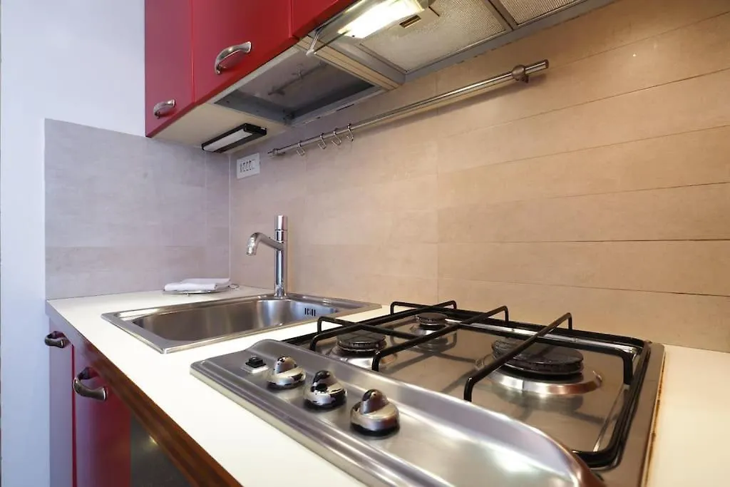 Contempora Apartments - Trilocale Lagosta 9 Milão 0*,  Itália