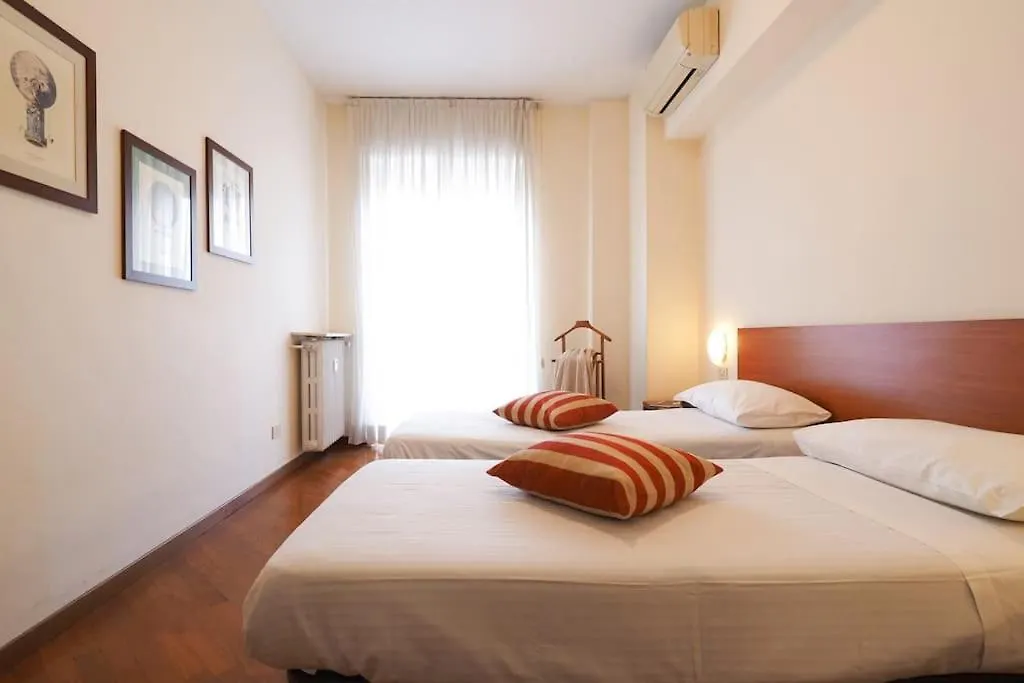 Contempora Apartments - Trilocale Lagosta 9 Milão