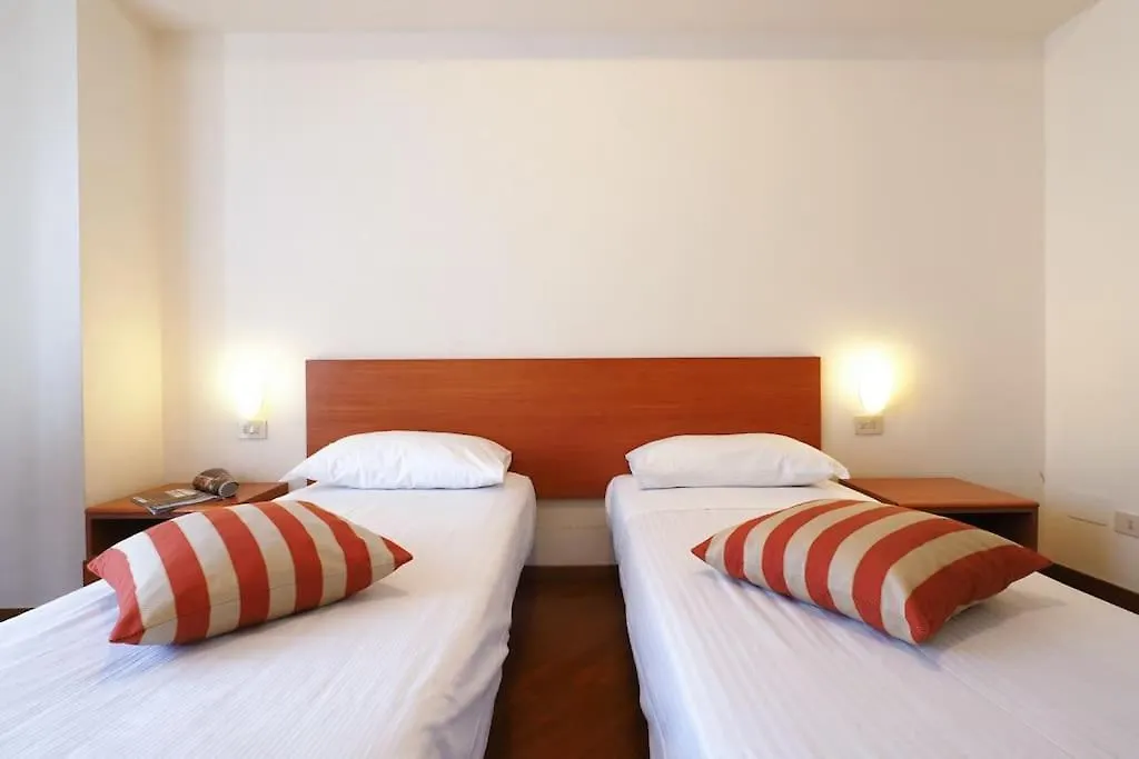 Contempora Apartments - Trilocale Lagosta 9 Milán 0*,