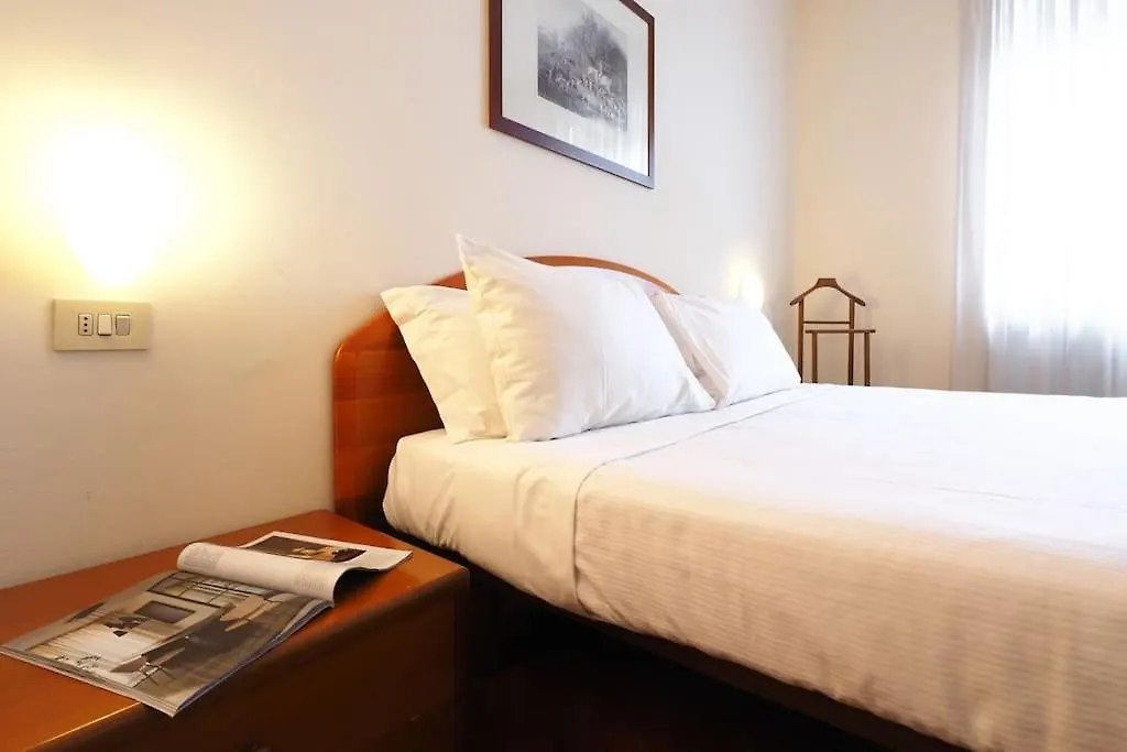 Contempora Apartments - Trilocale Lagosta 9 Milán